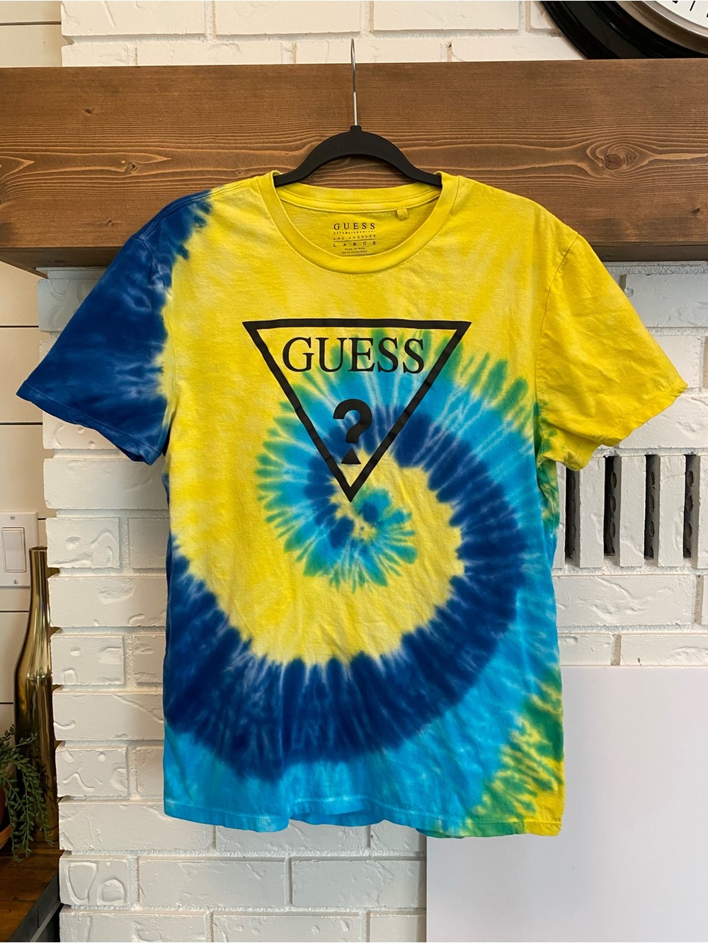 GUESS Los Angeles Tie Dye Logo Graphic T-Shirt Yellow Blue Green Size Large